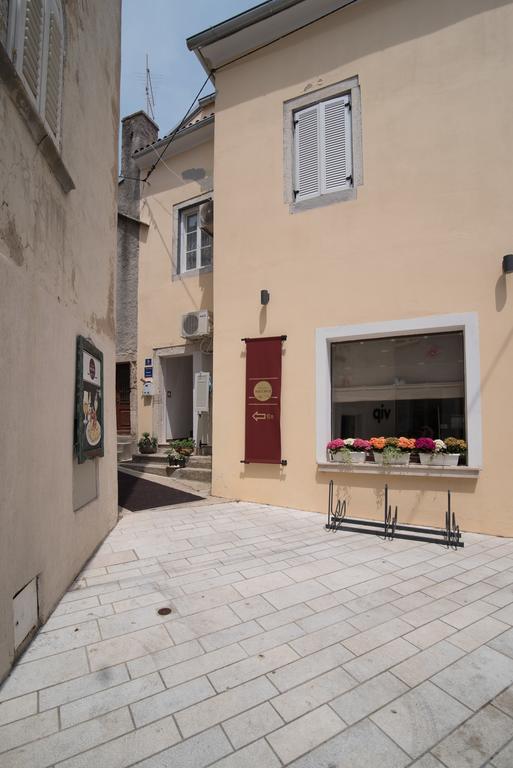 Apartman Marinko Krk Town Exteriör bild
