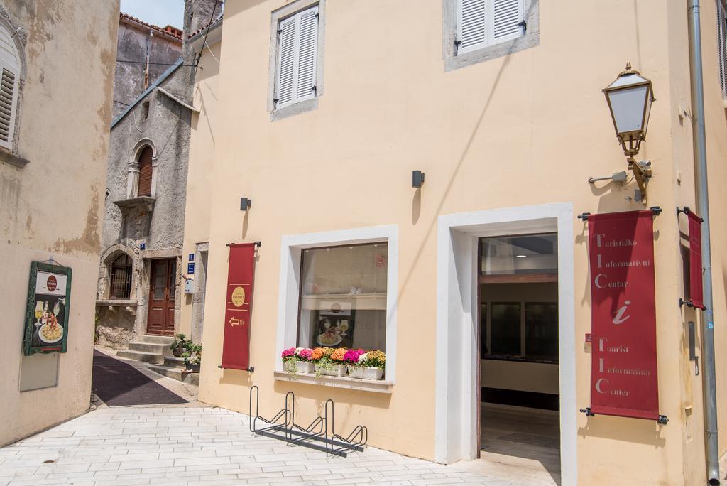 Apartman Marinko Krk Town Exteriör bild