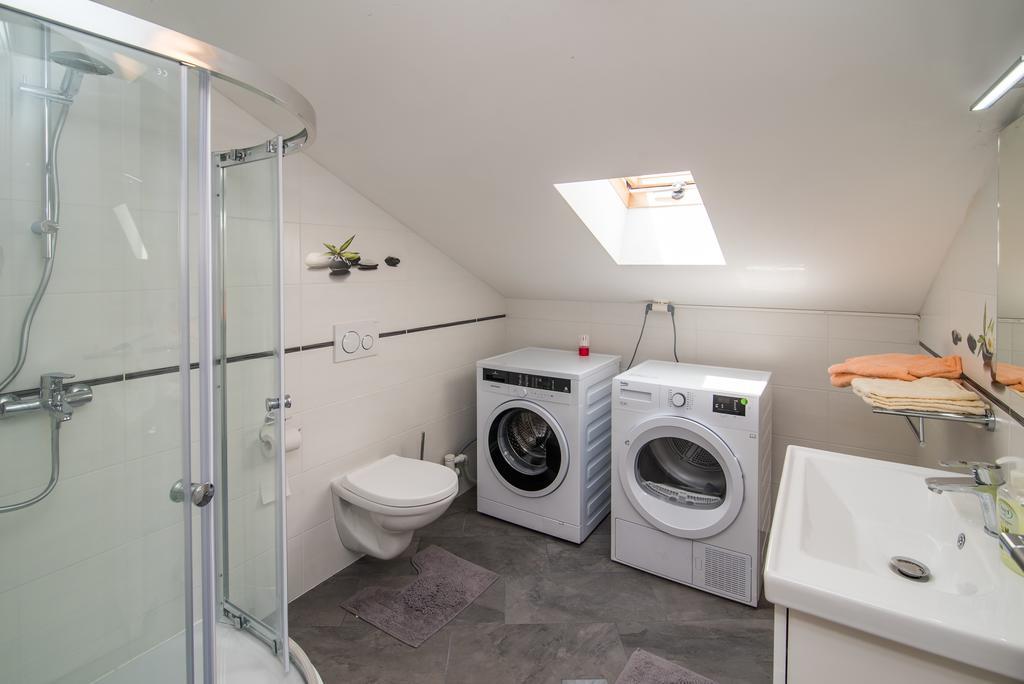 Apartman Marinko Krk Town Exteriör bild