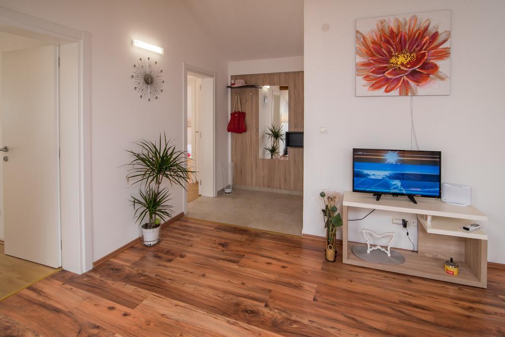 Apartman Marinko Krk Town Exteriör bild