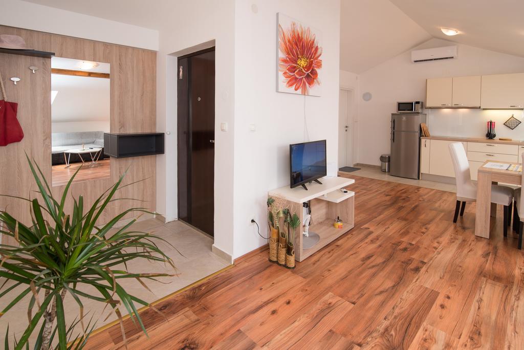 Apartman Marinko Krk Town Exteriör bild