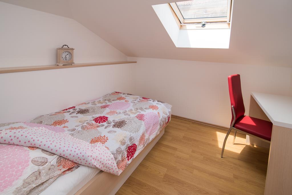Apartman Marinko Krk Town Exteriör bild