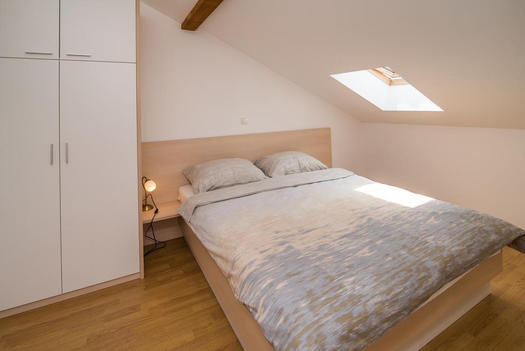 Apartman Marinko Krk Town Exteriör bild