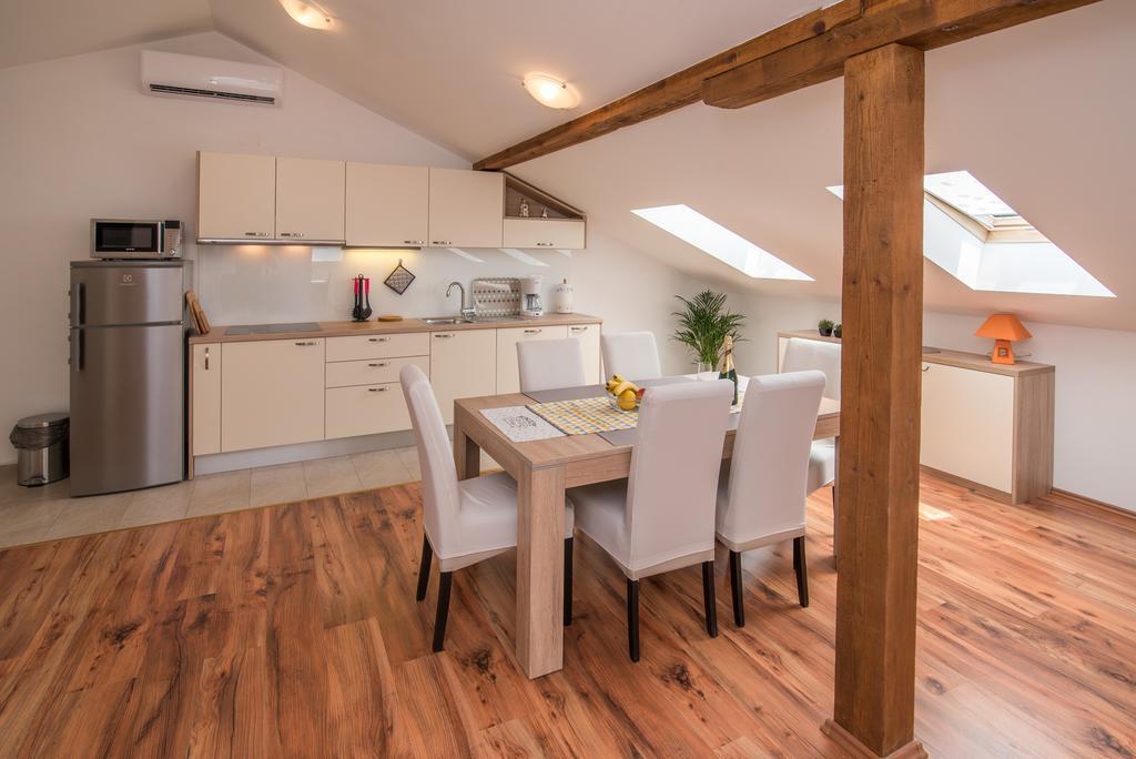 Apartman Marinko Krk Town Exteriör bild